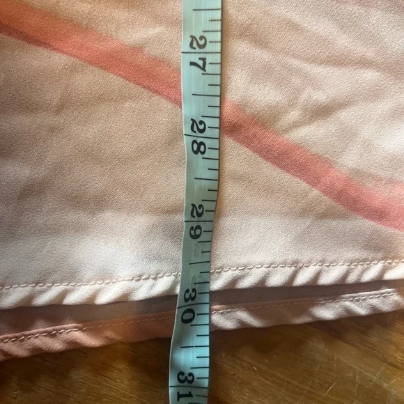 Torrid Georgette 3 3x PInk Watercolor Print Top Vneck Short Sleeve Lightweight - Picture 9 of 9